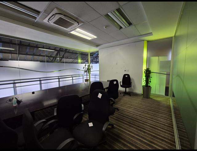 3,888M² OFFICE TO LET IN LONGMEADOW